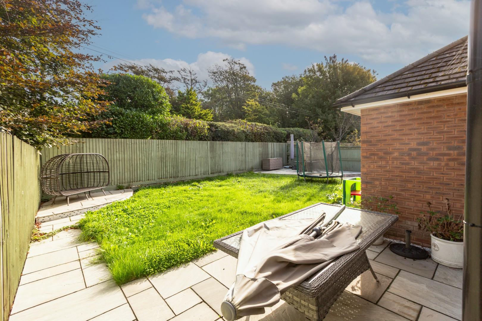 White Knight Gardens, Bishopston, Swansea, SA3 3DR